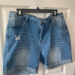 NWOT Plus Size Denim Shorts